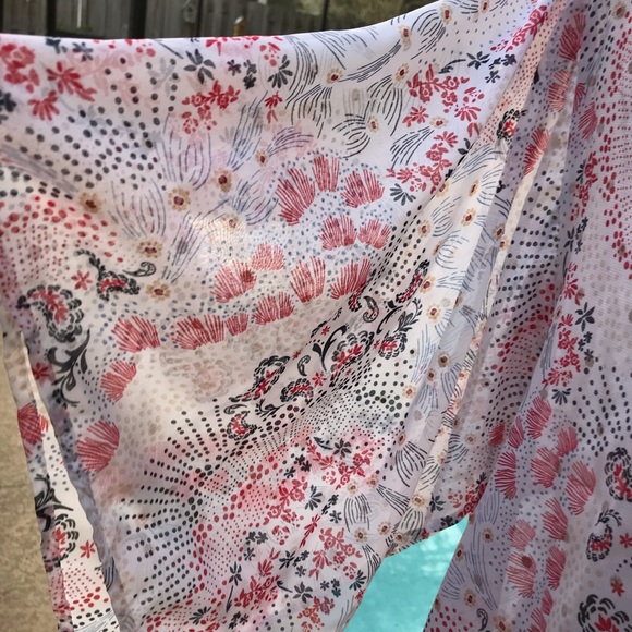 Brand New PXL top with bat sleeves - Picture 3 of 6